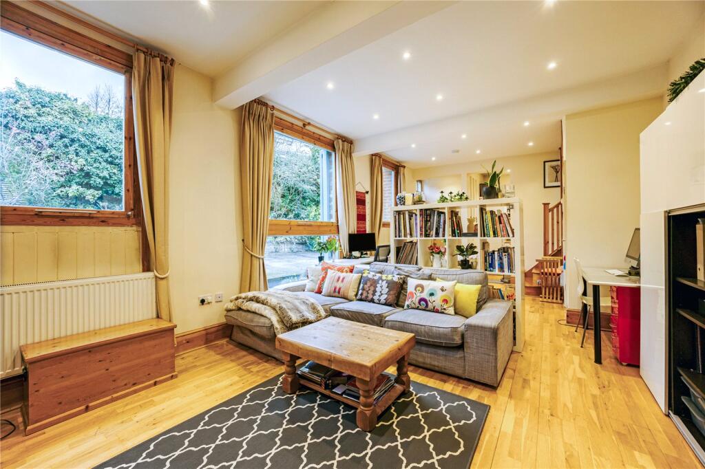 Additional image 7 of Holywell Mews, Holywell Hill, St. Albans, Hertfordshire, AL1