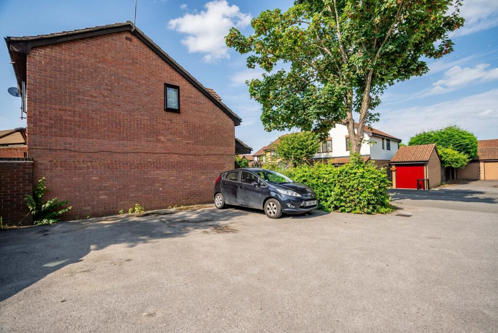 Additional image 11 of Regent Close, St. Albans, Hertfordshire, AL4