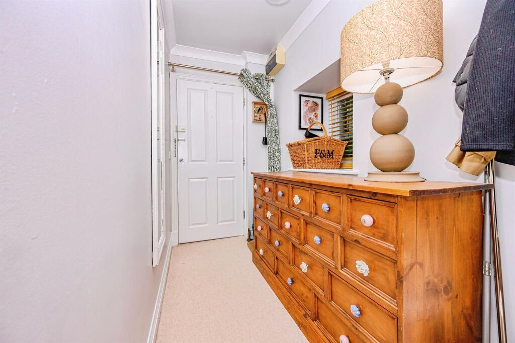 Additional image 9 of Coopers Green Lane, Hatfield