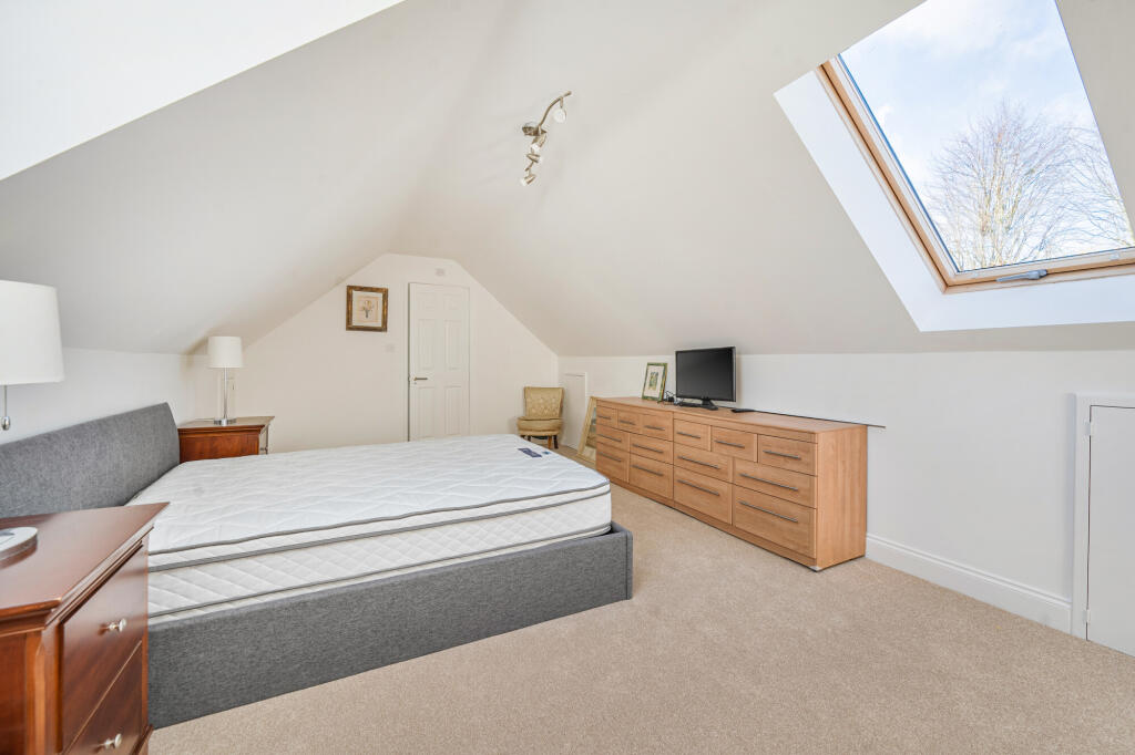 Additional image 16 of Long Buftlers, Harpenden, AL5