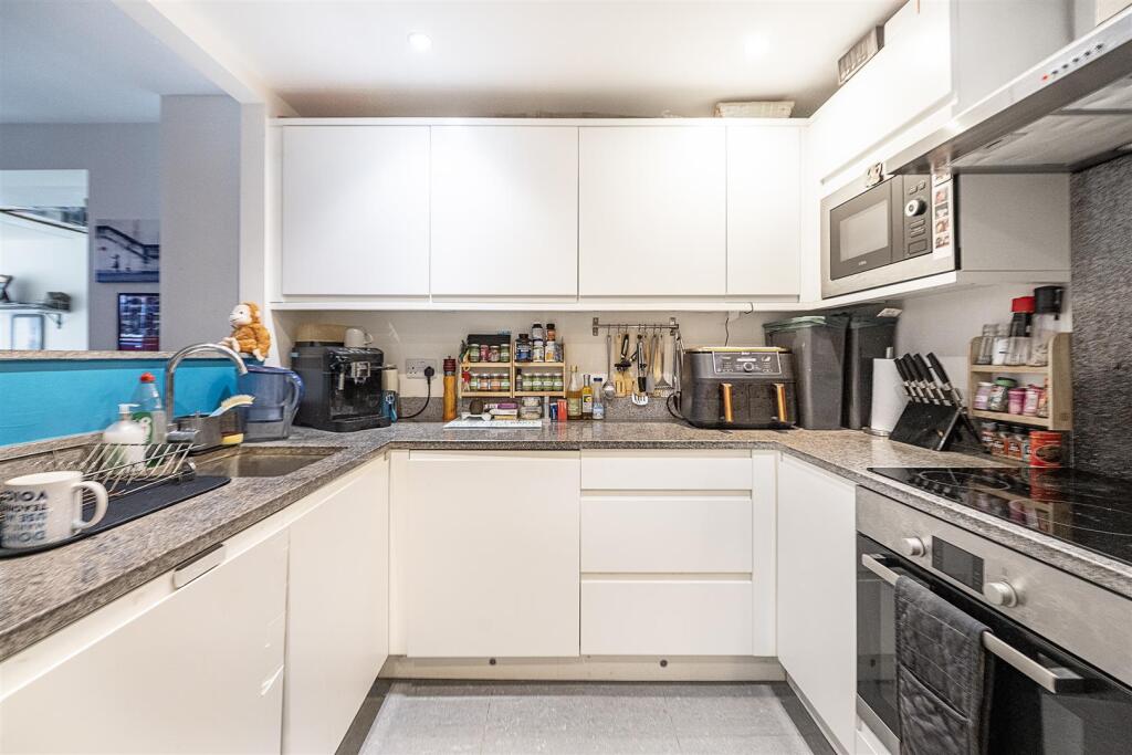 Additional image 17 of High Street, Sandridge, St Albans