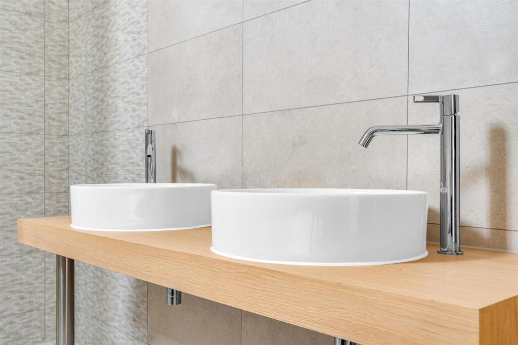 Additional image 26 of Rabley Heath Road, Welwyn