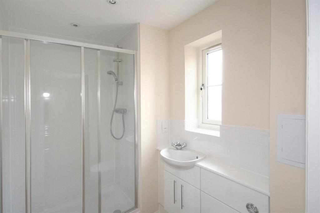 Additional image 5 of Avian Avenue, Frogmore