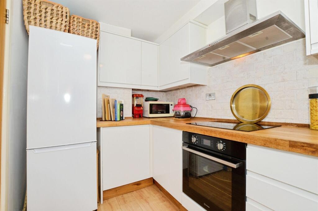 Additional image 2 of Lea Walk, Harpenden