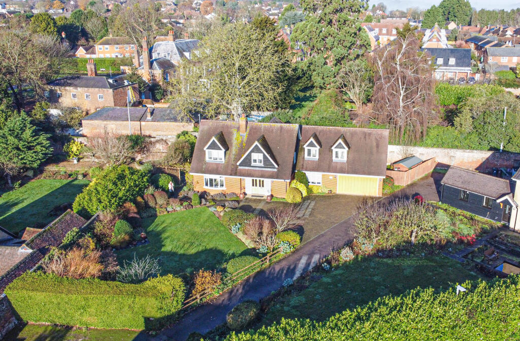 Monks Close, Redbourn, St. Albans, AL3