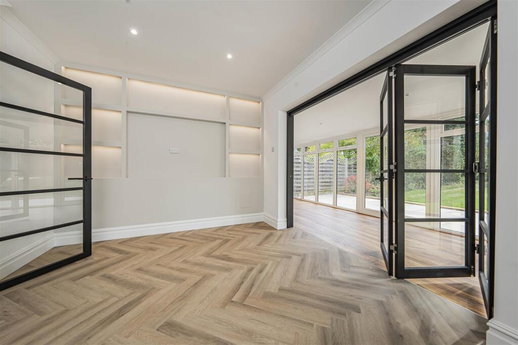 Additional image 2 of Dell Rise, Park Street, St. Albans