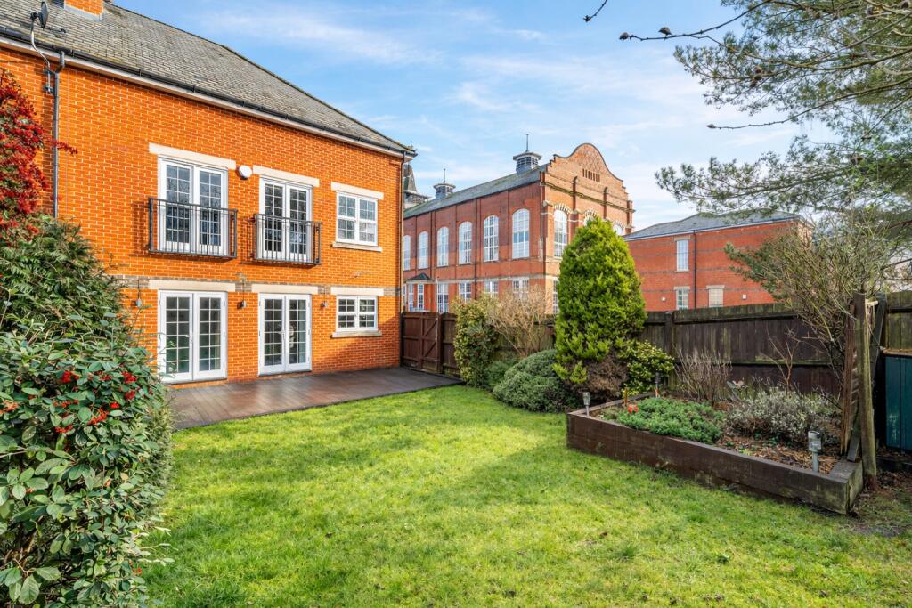 Additional image 14 of Beningfield Drive, London Colney, St. Albans, Hertfordshire, AL2