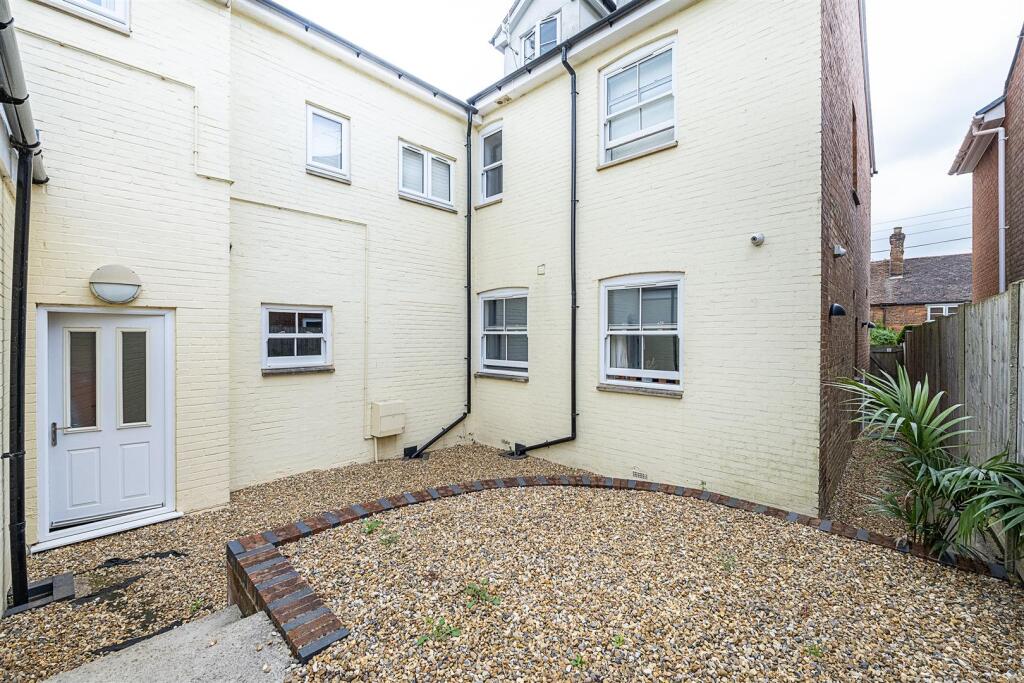 Additional image 9 of High Street, Sandridge, St Albans