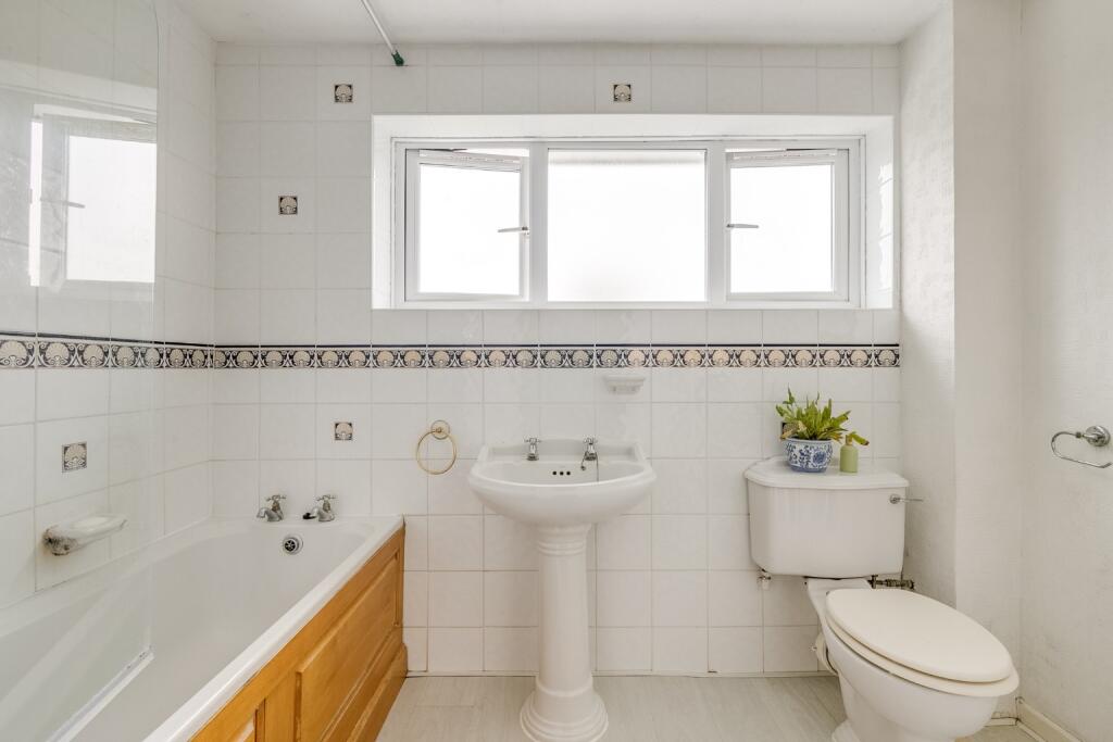 Additional image 14 of Harwood Close, Tewin, Welwyn, Hertfordshire, AL6 0LF