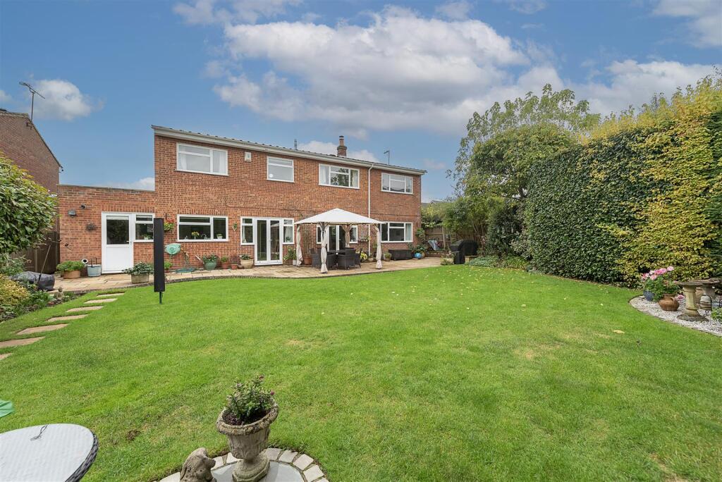 Additional image 11 of Tuffnells Way, Harpenden