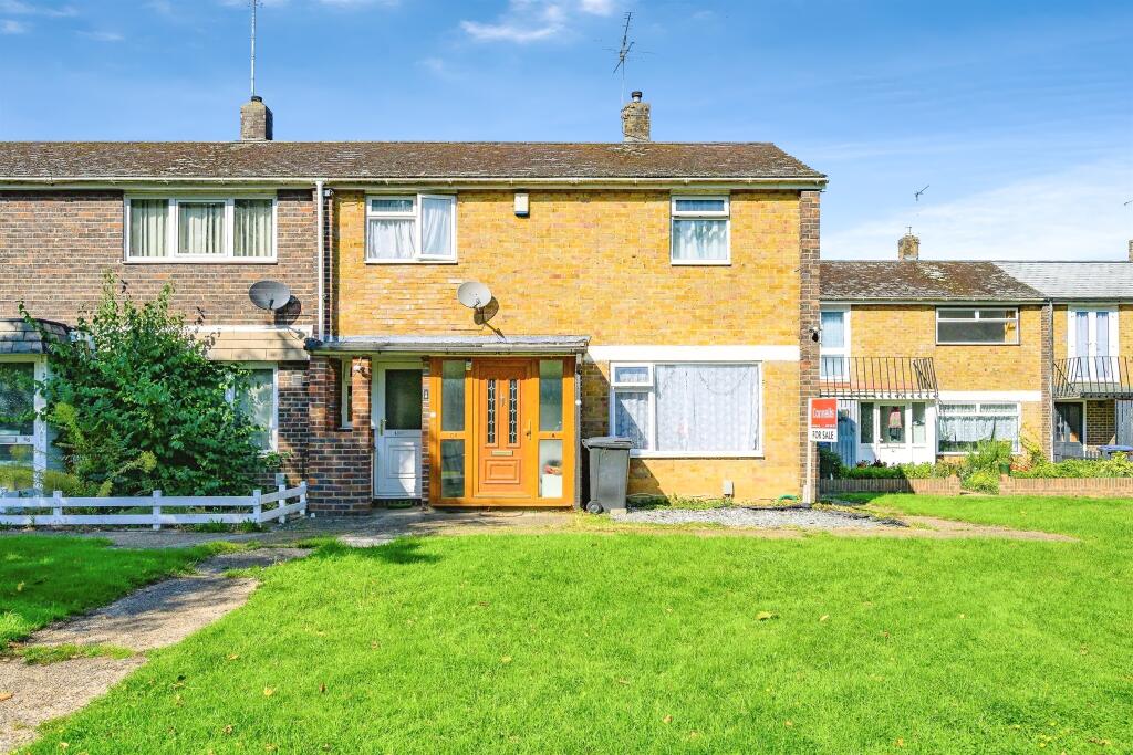 Woods Avenue, Hatfield