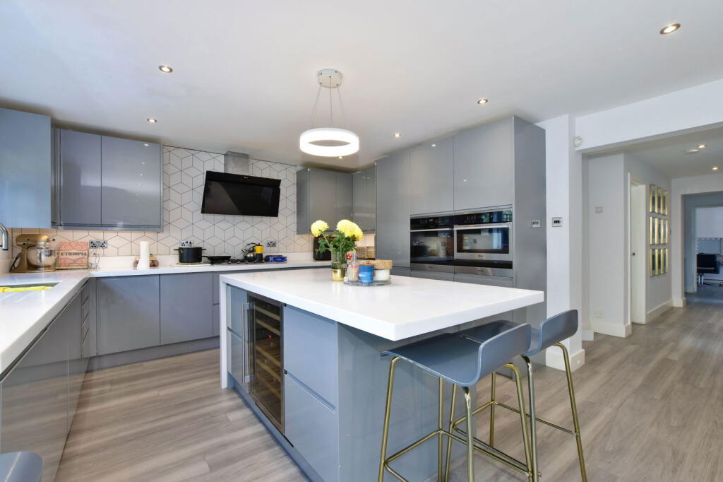 Additional image 3 of Noke Side, St. Albans, AL2 3EF