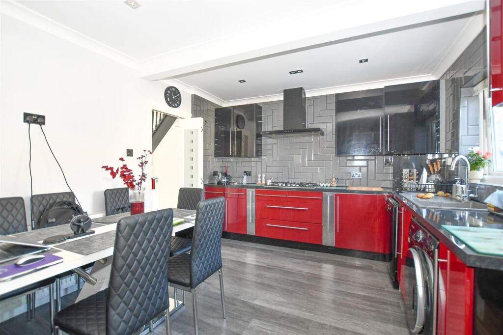 Additional image 15 of Kings Road, London Colney, AL2
