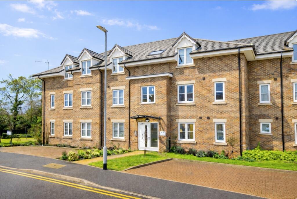 Neville Close, St. Albans, Hertfordshire, AL3