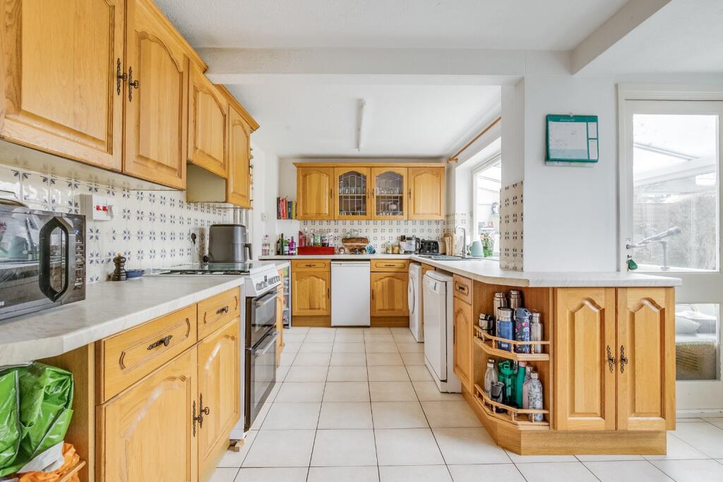 Additional image 6 of Harwood Close, Tewin, Welwyn, Hertfordshire, AL6 0LF