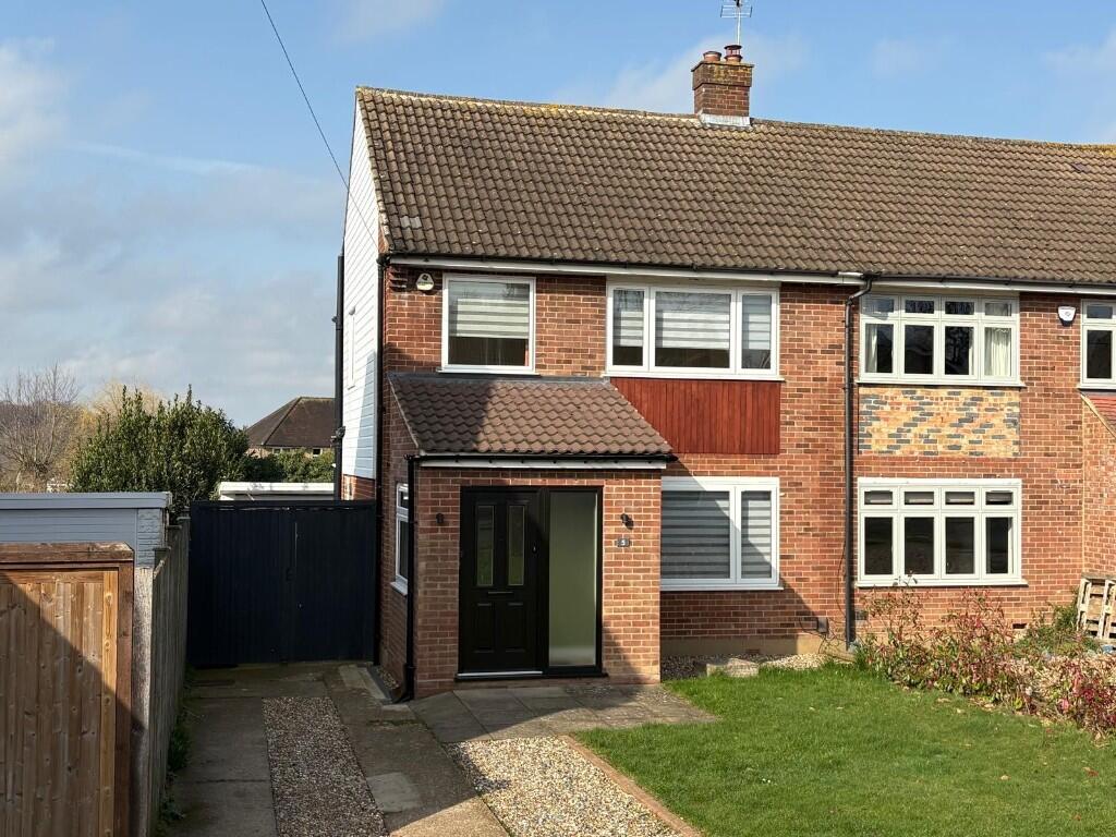 Seaman Close, St. Albans, Hertfordshire, AL2 2NX