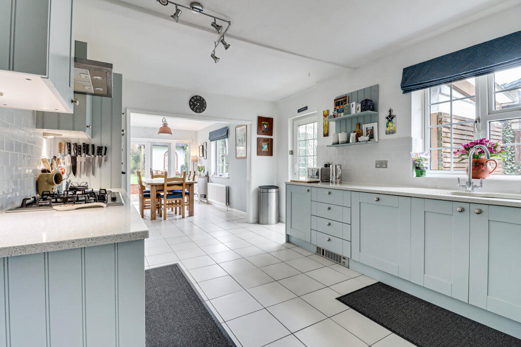 Additional image 4 of Castle Rise, Wheathampstead, Hertfordshire, AL4