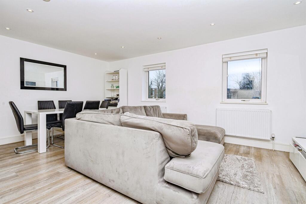 Additional image 4 of Golden Lion Mews, London Colney, St. Albans