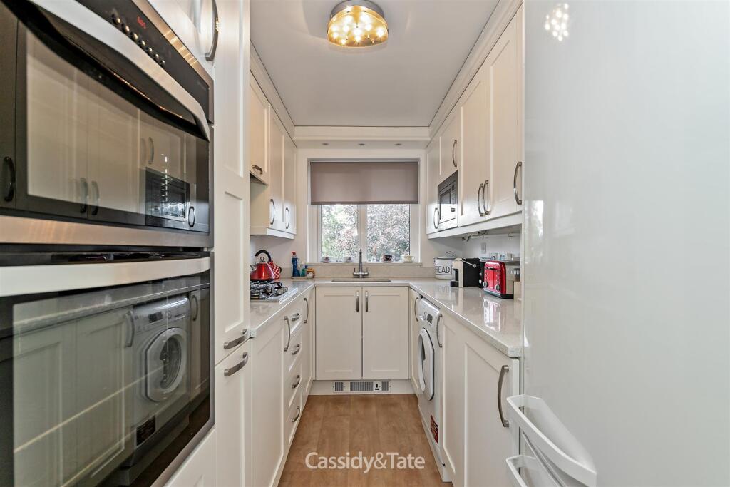 Additional image 24 of 12 Heritage CloseSt AlbansHertfordshire