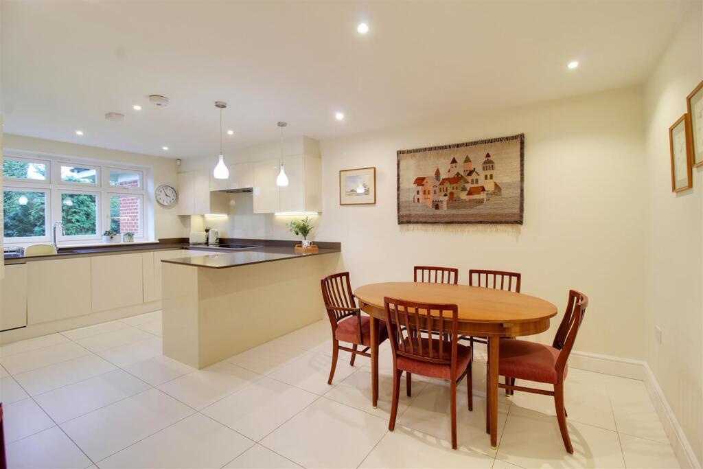 Additional image 24 of Bradmore Way, Brookmans Park