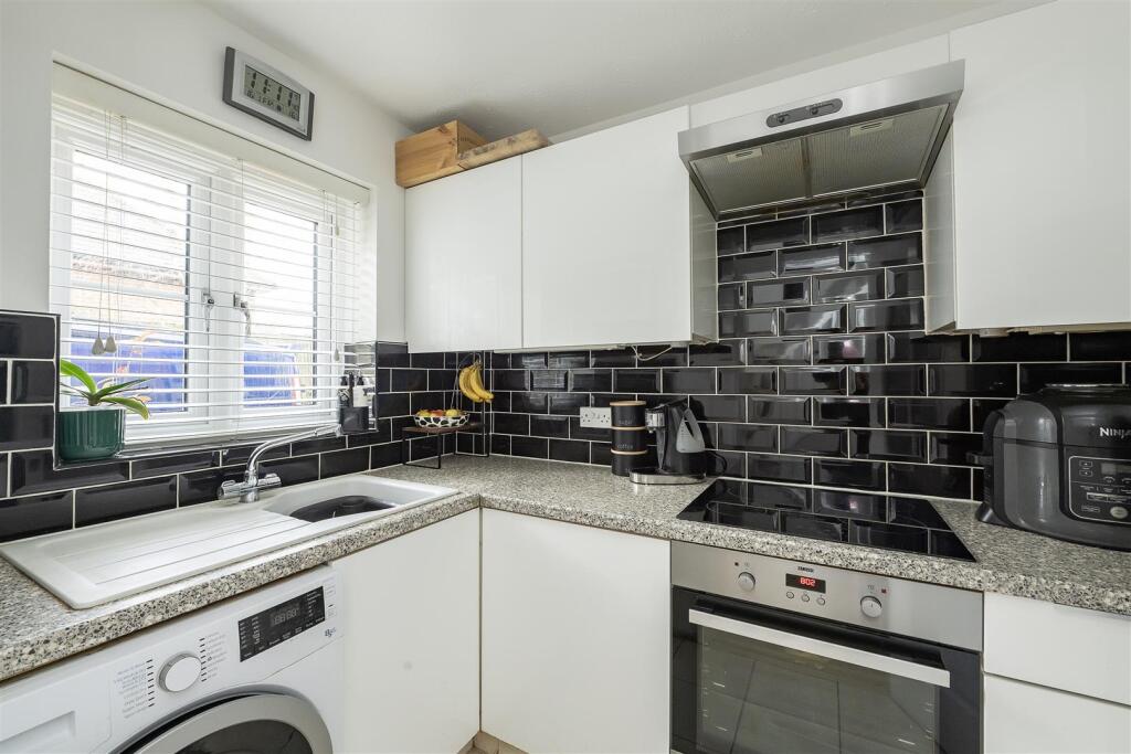 Additional image 13 of Loire Mews, Harpenden