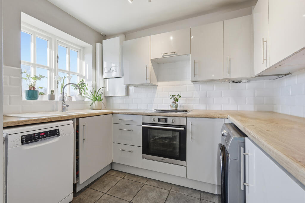 Additional image 3 of Minister Court, Frogmore, St. Albans