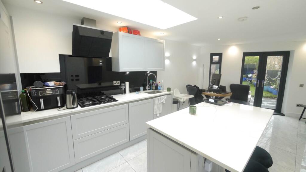 Additional image 5 of Nash Close, Hatfield