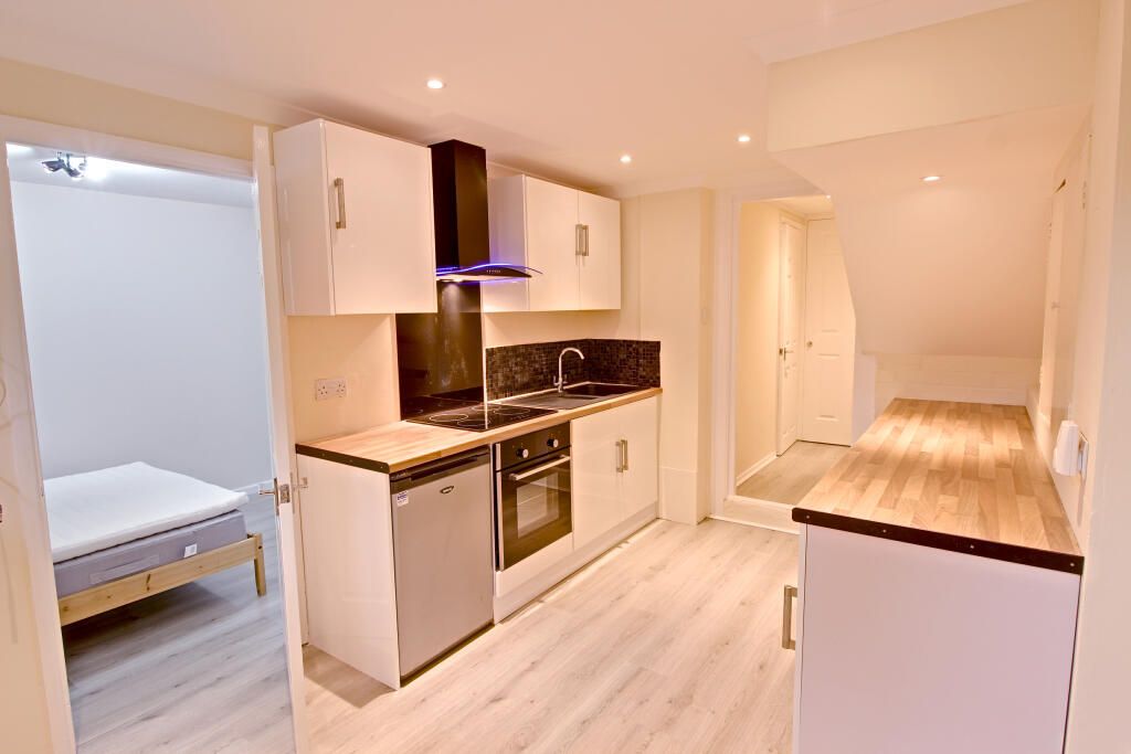 Additional image 6 of Abbots Park, St Albans, AL1