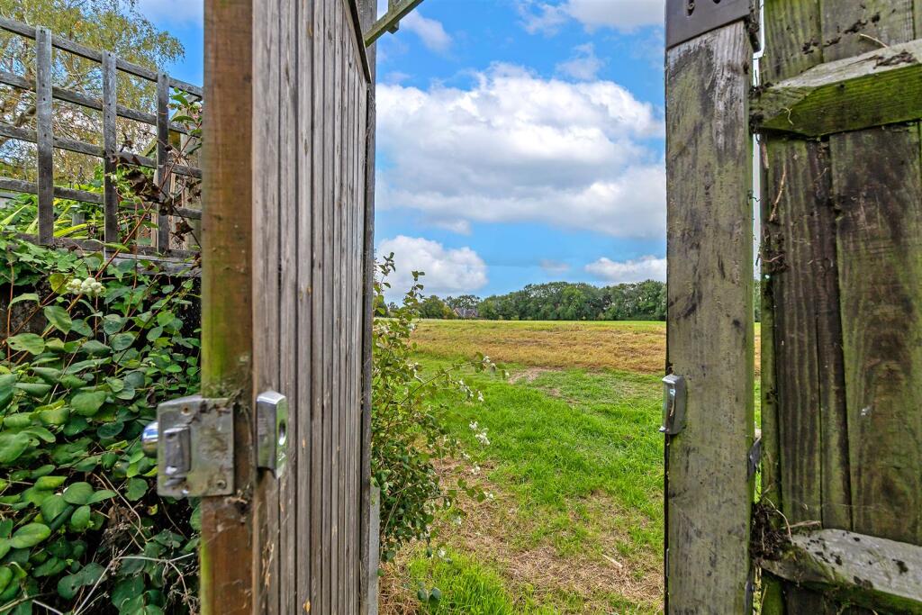 Additional image 15 of Pinewood Close, St. Albans