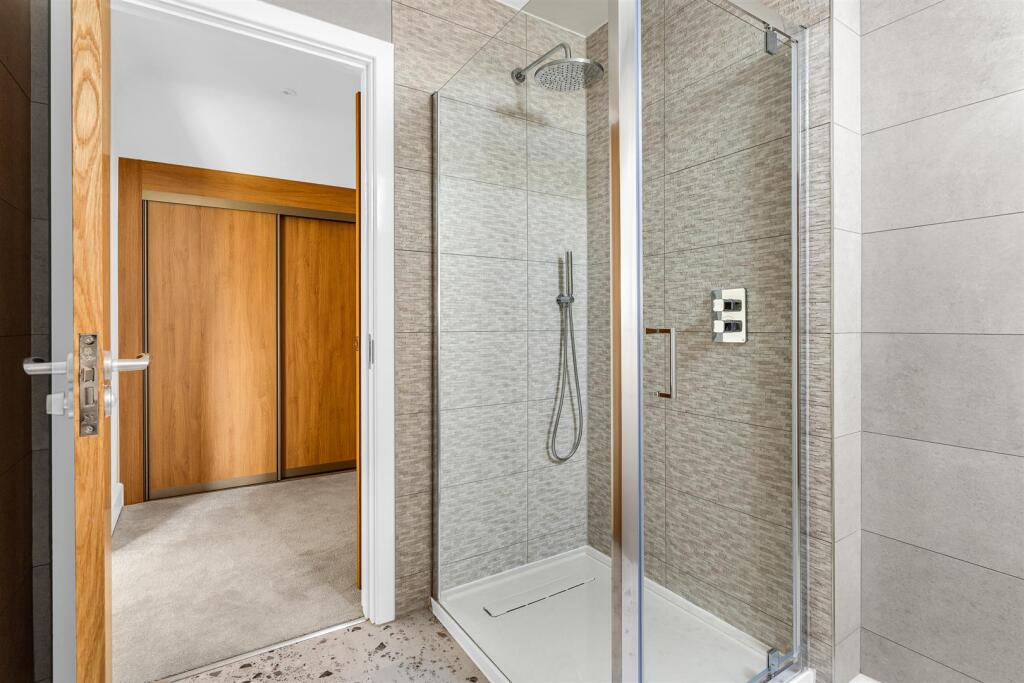 Additional image 18 of Rabley Heath Road, Welwyn