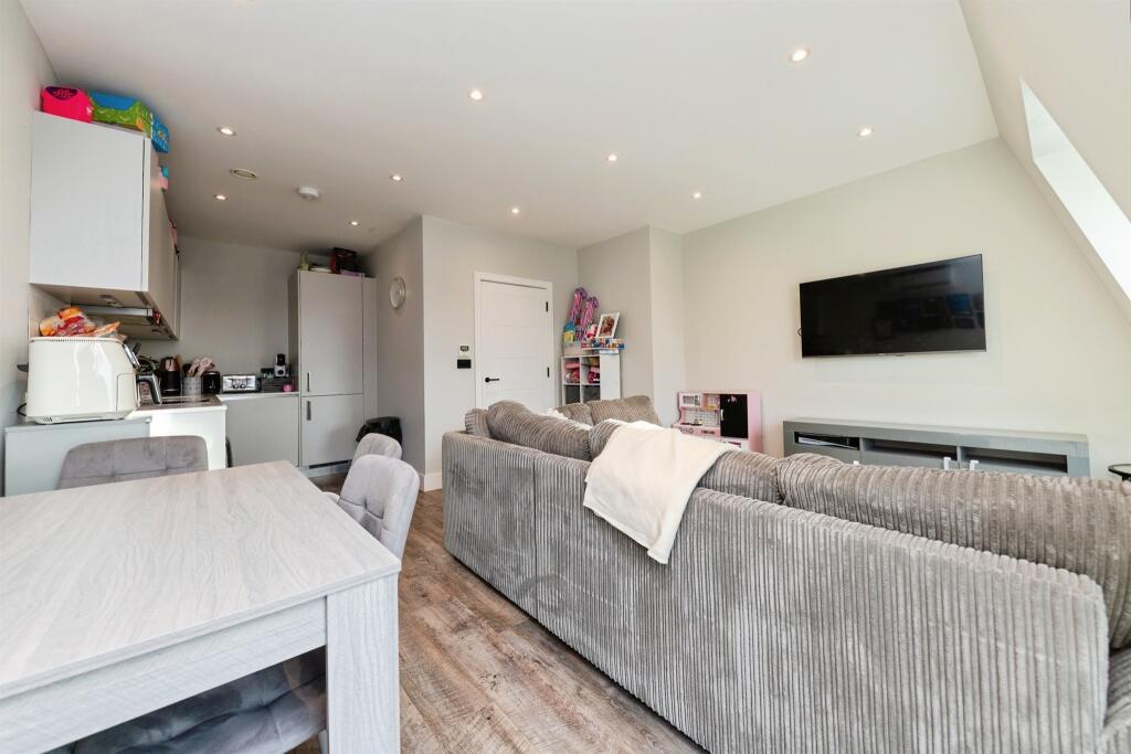 Additional image 7 of Parkway, Welwyn Garden City