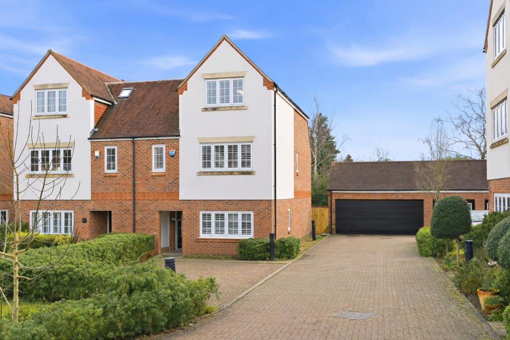 Mortimer Crescent, Kings Park, St. Albans, Hertfordshire, AL3