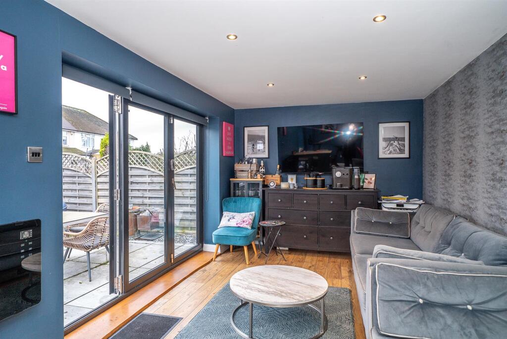 Additional image 21 of Shenley Lane, London Colney, St. Albans