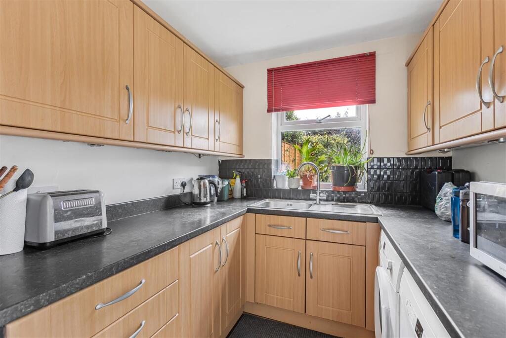 Additional image 4 of Harwood Close, Tewin, Welwyn