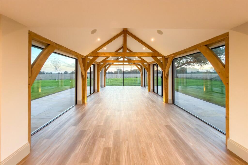 Additional image 15 of Oak Tree House, Kennel Lane, Kinsbourne Green, Harpenden, Hertfordshire, AL5