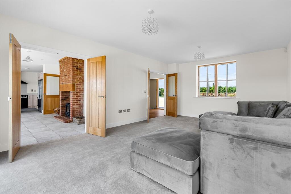 Additional image 11 of Rabley Heath Road, Welwyn