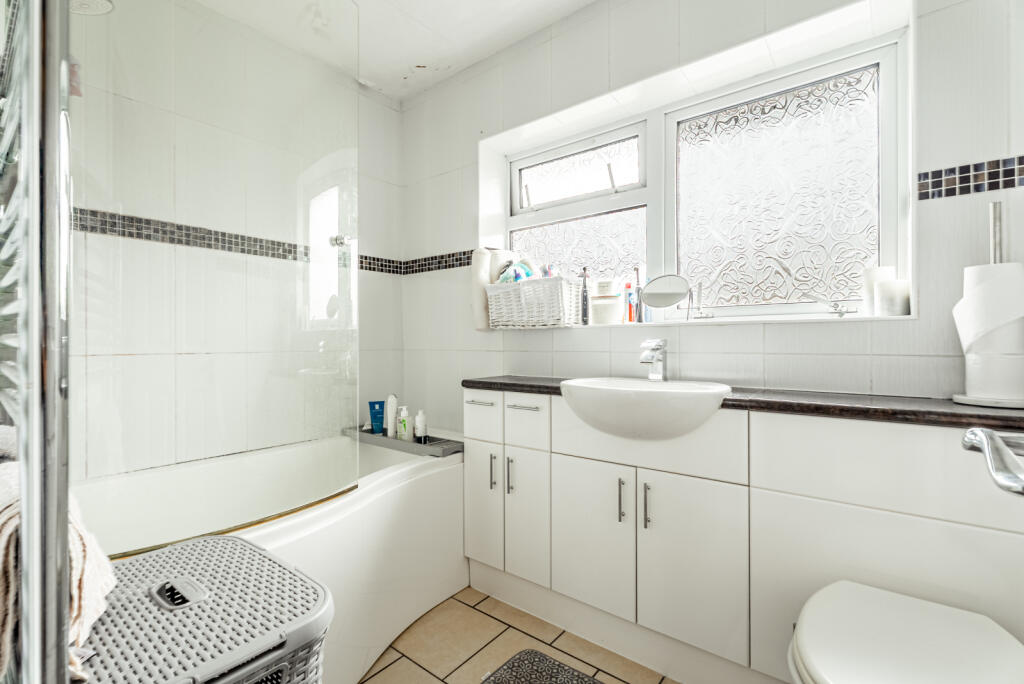 Additional image 9 of Meadway, Colney Heath, St. Albans, Hertfordshire, AL4