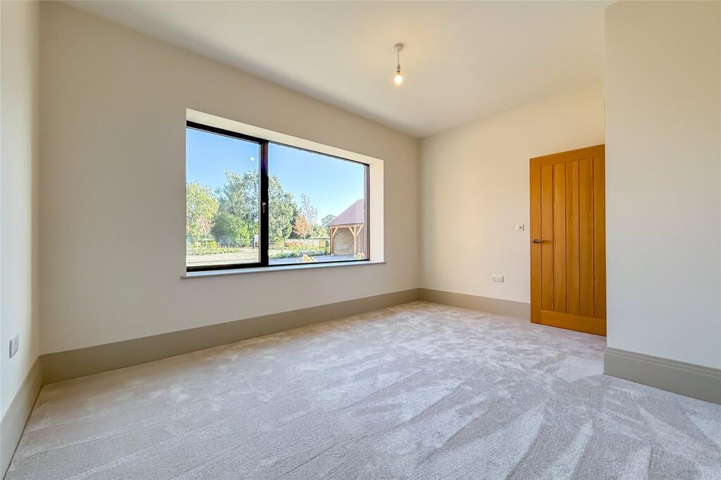 Additional image 13 of Oak Tree House, Kennel Lane, Kinsbourne Green, Harpenden, Hertfordshire, AL5