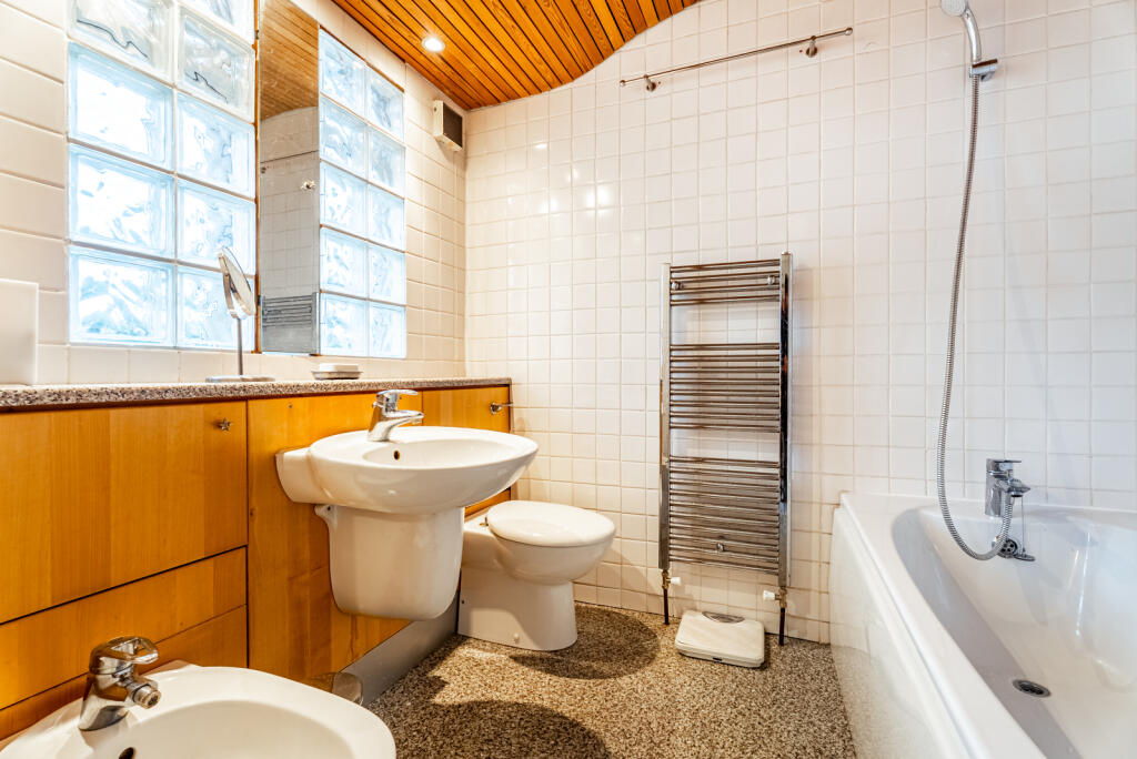 Additional image 11 of Bullens Green Lane, Colney Heath, St. Albans, Hertfordshire, AL4