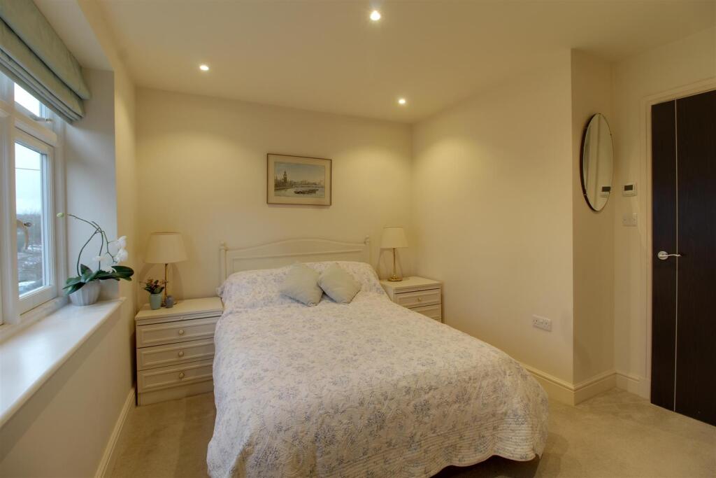 Additional image 17 of Bradmore Way, Brookmans Park