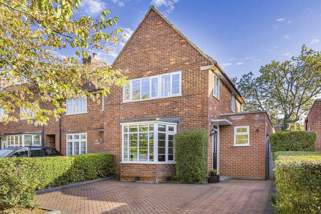 Lemsford Lane, Welwyn Garden City, Herts, AL8