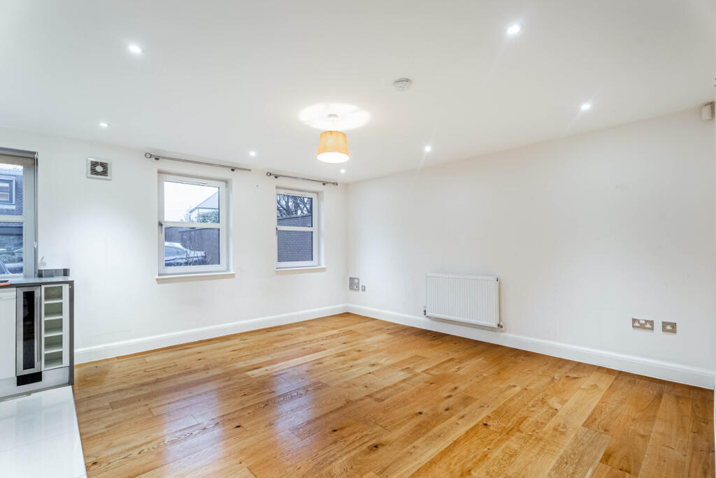 Additional image 4 of Thompsons Close, Harpenden, Hertfordshire, AL5