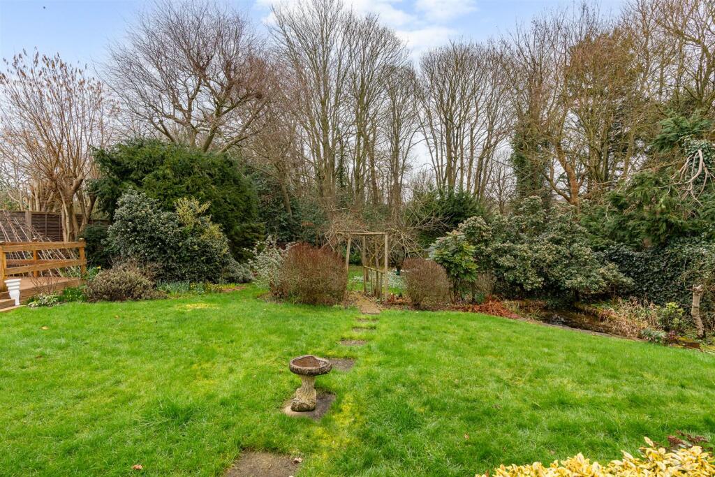 Additional image 23 of Carleton Rise, Welwyn