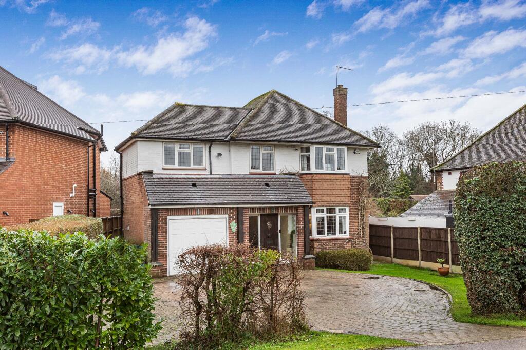 Bluebridge Road, Brookmans Park, AL9