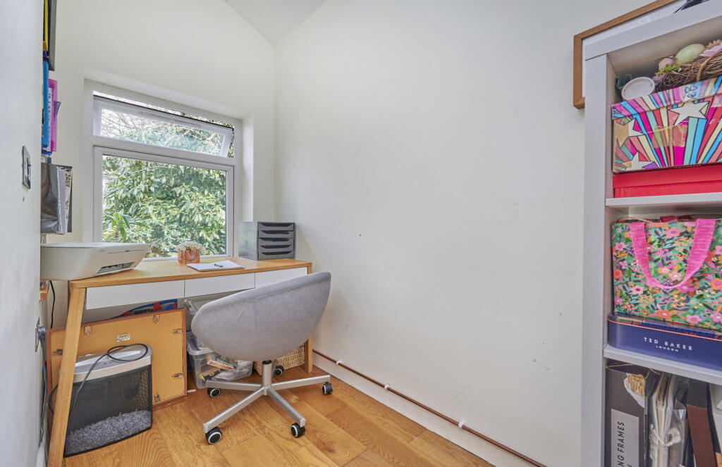 Additional image 14 of Bloomfield Road, Harpenden, Hertfordshire, AL5