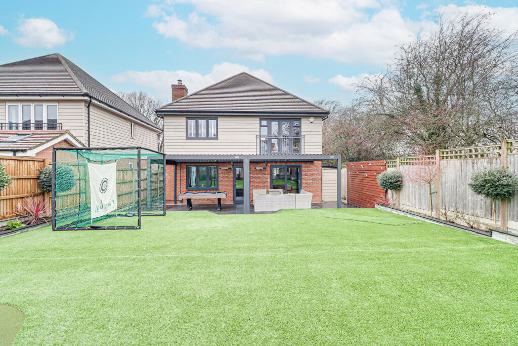 Additional image 24 of Tuffnells Way, Harpenden, Hertfordshire, AL5