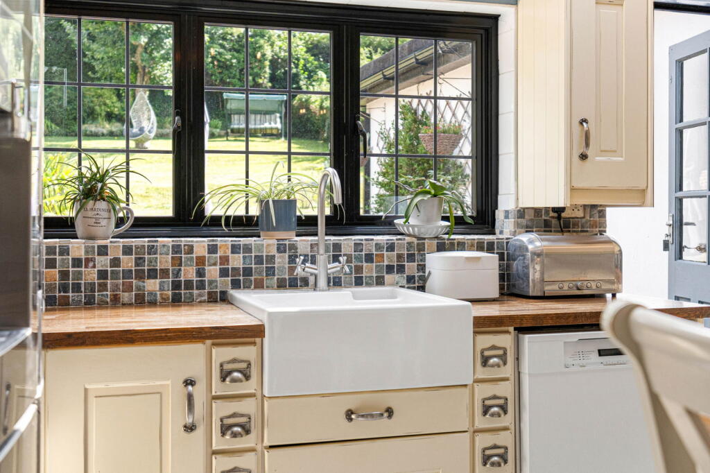 Additional image 19 of Codicote Road, Welwyn, AL6