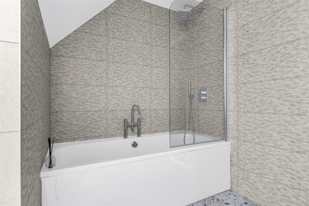 Additional image 30 of Rabley Heath Road, Welwyn