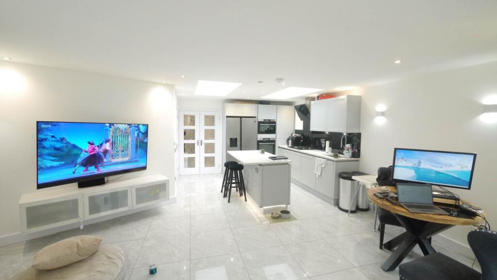 Additional image 4 of Nash Close, Hatfield