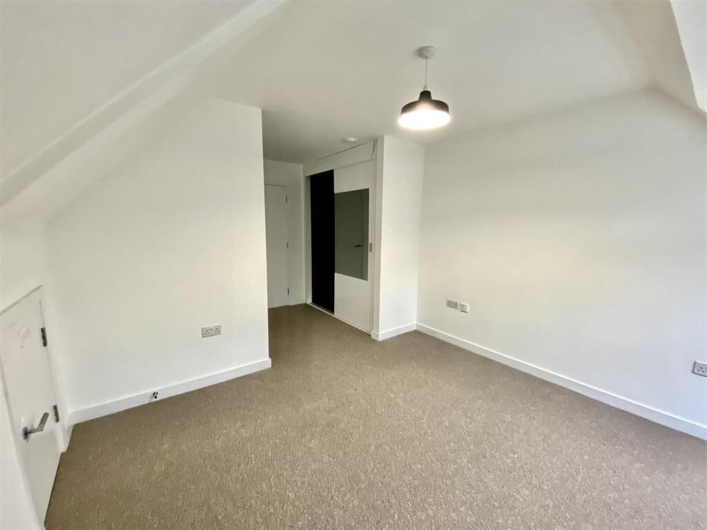 Additional image 8 of Georges Wood Road, Brookmans Park